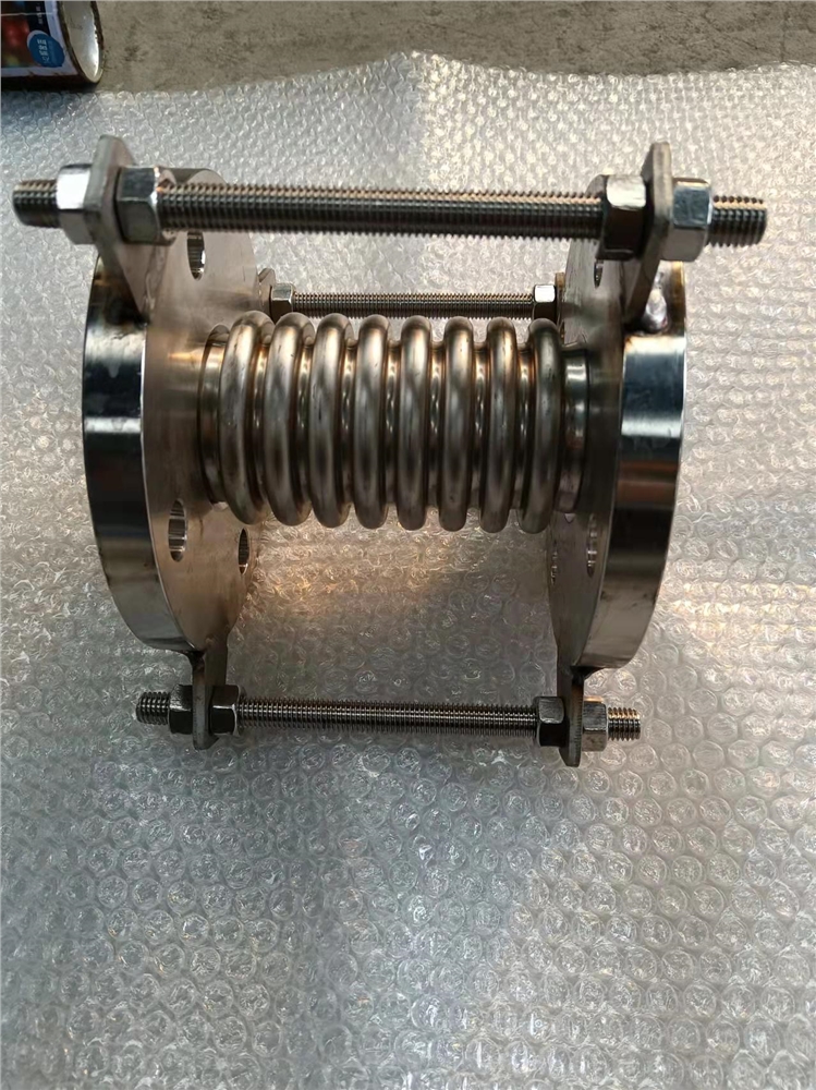 不锈钢波纹补偿器